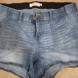 Torrid jean shorts size 20 thick  waistband